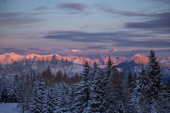 Trentino ski sunrise - rifugio baita tonda